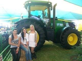 Happy birthday jollie... We love you! #dankbaarvirjou #vriendskap #bestfriends #musiccafe <a href="/joller0708/">Jolande Pienaar</a> <a href="/elle0628/">eloise cilliers</a>