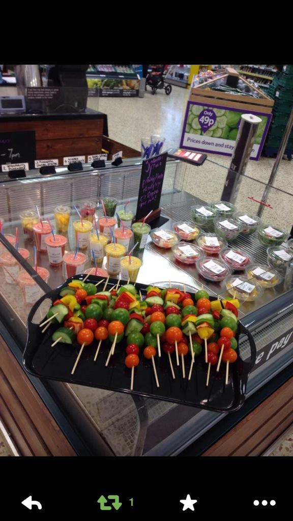 Smudger1882's tweet photo. @Produce2020 @AJuicebar fantastic work from the gang this morning real buzz around the store feedback great @BTReeve http://t.co/C4l19kTExn