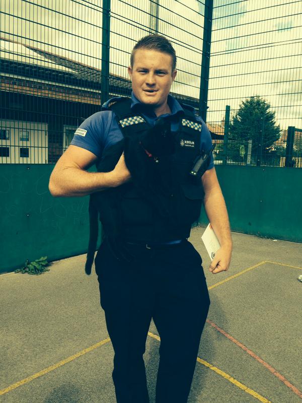 eastnpt_darlo's tweet image. Good old simon rescused a stuck cat from @Firthmoor. He does not even like cats. #braveone