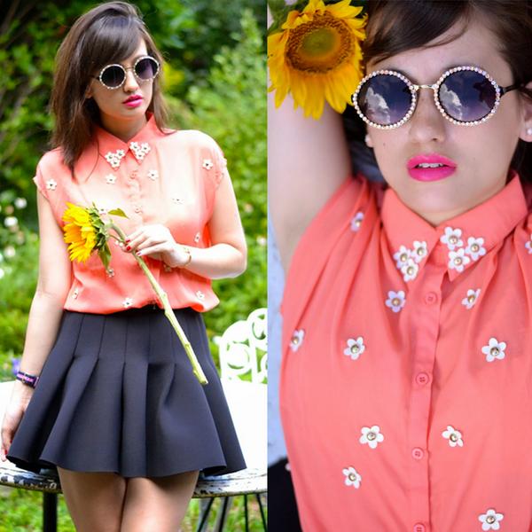 DanityParis's tweet photo. La jolie blogueuse @meetmeinparee porte notre chemisier Daisy corail sur son blog ! #ootd #fashionblogger #fashion http://t.co/kpS9Ajf67f