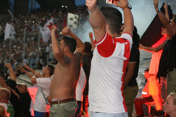 feytraining's tweet photo. " i'm Feyenoord till i die ! " Foto's Besiktas - Feyenoord nu online op http://t.co/pLsrwG1iZt http://t.co/5F0wi8f51j