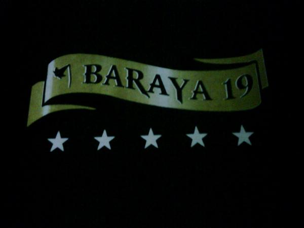 Lembur ngerjain order baraya harus beres besok 60pcs , tahap sablon plastisol :)