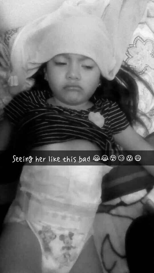 Seeing her all sick just makes me wanna cry waterfalls 😭😭😰😱😷