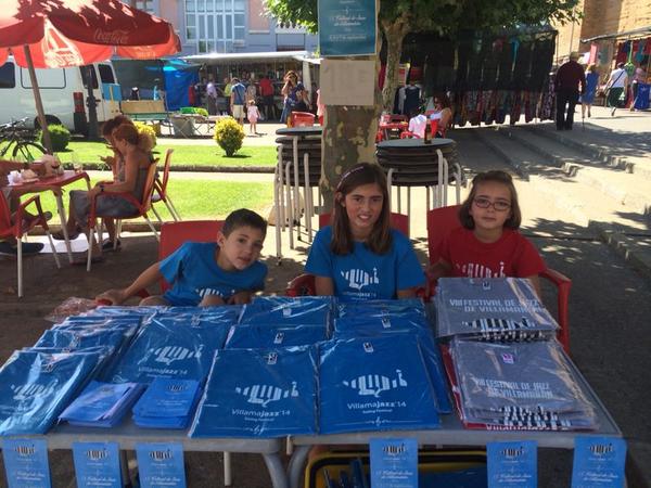 Villamajazz's tweet photo. Ya podéis haceros con las camisetas del festival los miercoles en el mercado de villamañan #villamajazz14 http://t.co/LlSyOSeM4o