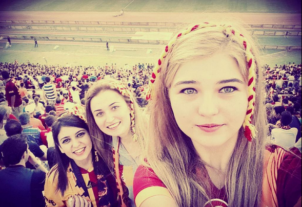TekAskGs_'s tweet photo. çirkin kız yoktur , PARÇALI giymeyen kız vardır ...   @disiaslaaaann http://t.co/UcecJgxIqr