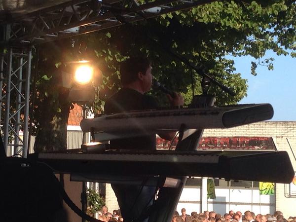 hillstreetlive's tweet photo. En daar is ie weer @ZangerAlex! Misschien moeten we eens gaan carpoolen? Maar het is weer gezellig! http://t.co/YEU21SFDYs