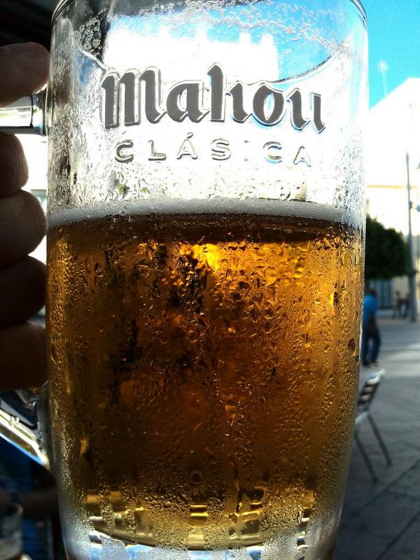 OmarXXIV's tweet photo. Una cervecita antes de unas merecidisimas vacaciones! :) http://t.co/nesSkagyz0