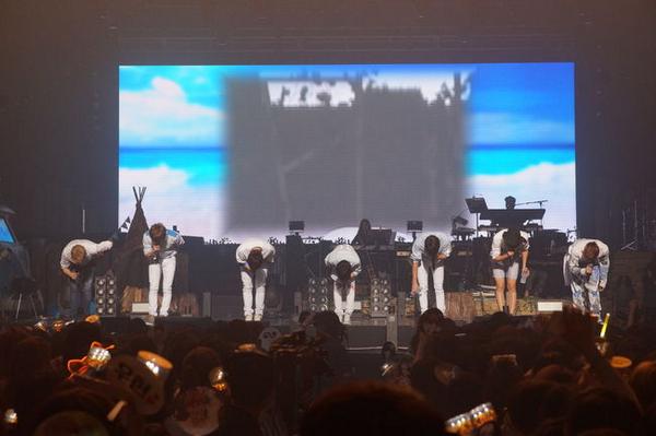 INFNITELKIMdorm's tweet photo. [PIC] 140807 #ThatSummer2Day1 #인피니트 90degree bow daebak :') http://t.co/yLXaKUnBVu cr : INFINITE7SOUL