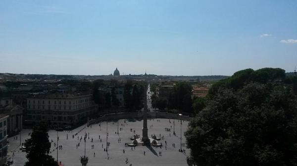 minisengen's tweet photo. Während die anderen den Tag fürs shoppen/Sightseeingbus nutzen, genieß ich den wunderschönen Blick über Rom. #frei14 http://t.co/2uIBxuN5Dh