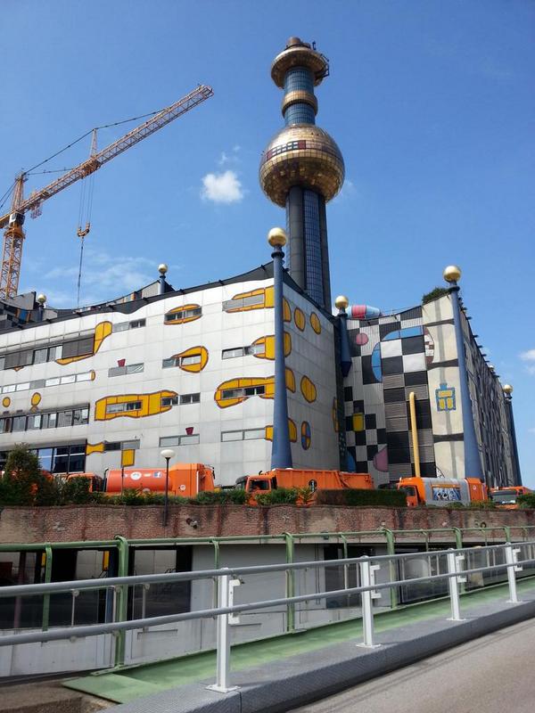 Eureco's tweet photo. Mooie afvalverbrandingsinstallatie in Wenen! Made by Hundertwasser http://t.co/9i3697SqLa