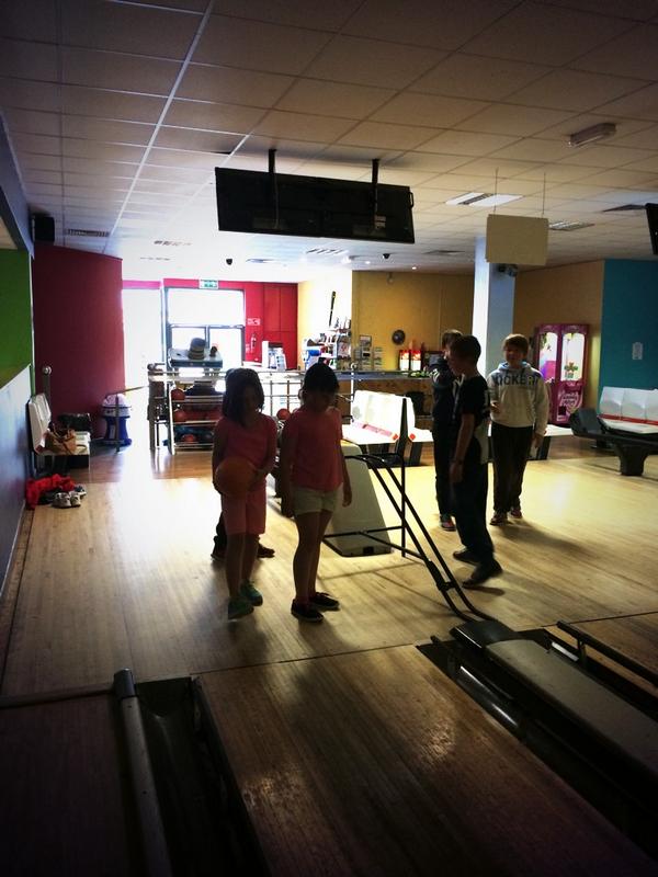 caramcdermott's tweet photo. Kids (and me) having great fun at @Astrabowl @ThisIsCavan Entertaining the cousins :) http://t.co/73ZQPwJZy8