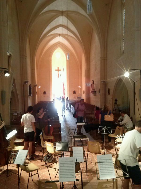 Gabilusqui's tweet photo. Estrenándonos en Francia #eurochestries http://t.co/LnFztII4r9