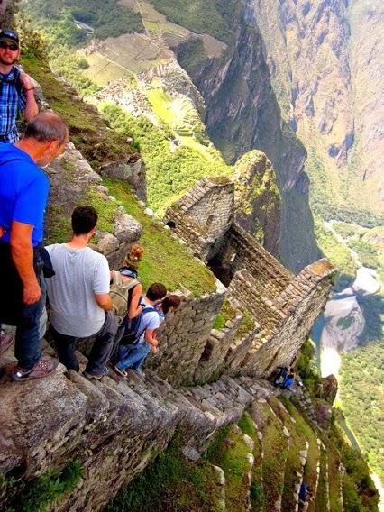 OMGFacts's tweet photo. Vertical stairs at Machu Picchu, Peru http://t.co/ukH8uSy2qH