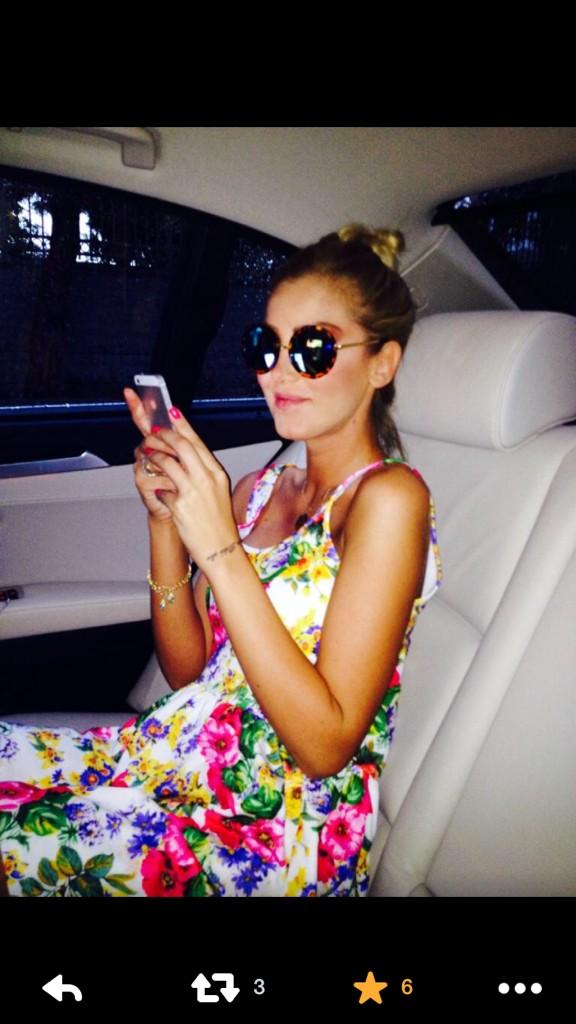 Petekdncz's tweet image. @reyhanozd Reyhan Çekmeeeee 😝☔️