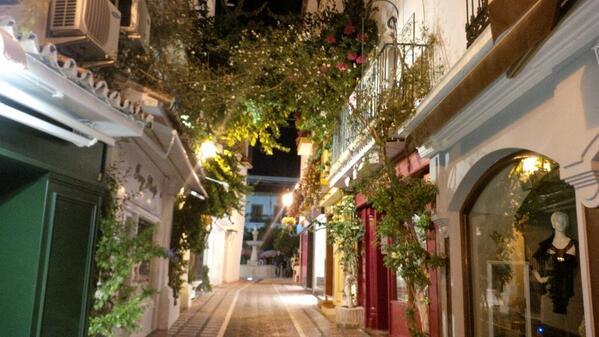 _Paisajes_'s tweet photo. El encanto de pasear por el casco antiguo de Marbella (Málaga). http://t.co/j8pq1XuSdH