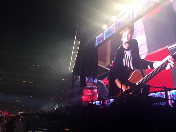 onedirection's tweet image. Nice evening for a bit of #WWATour isn't it Boston?