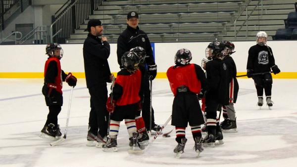 .<a href="/therealasham45/">Arron Asham</a> is the special #NHL guest at <a href="/FerraroHockey/">FerraroHockey</a> @TwinRinksLI today! #hockey