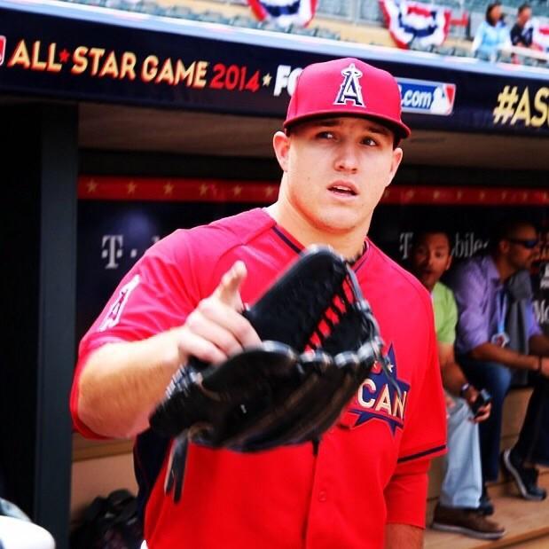 AYEE ME AND MIKE TROUT HAVE THE SAME BIRTHDAY happy birthday my idol! 