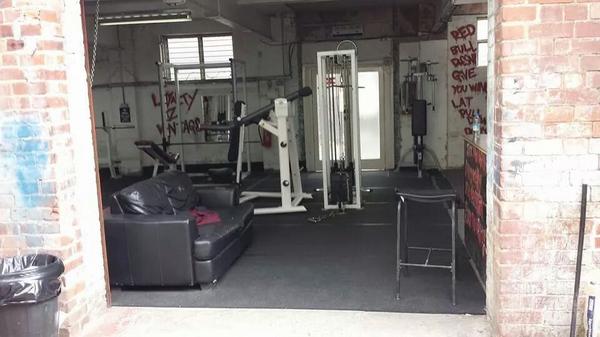 Zackkingkhan's tweet photo. Zkk underground gym. 11 wickers lane Sheffield S3 8hq. http://t.co/w7chVnHL2F