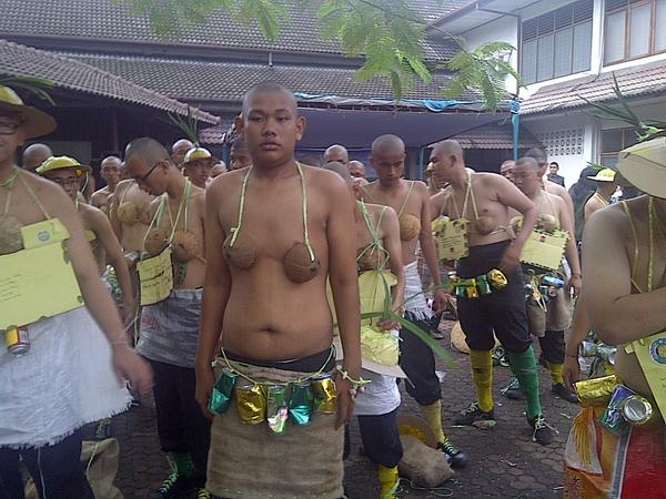cutmutiar's tweet photo. Sabar'' kelen ya haha http://t.co/VjKdEnRUGi