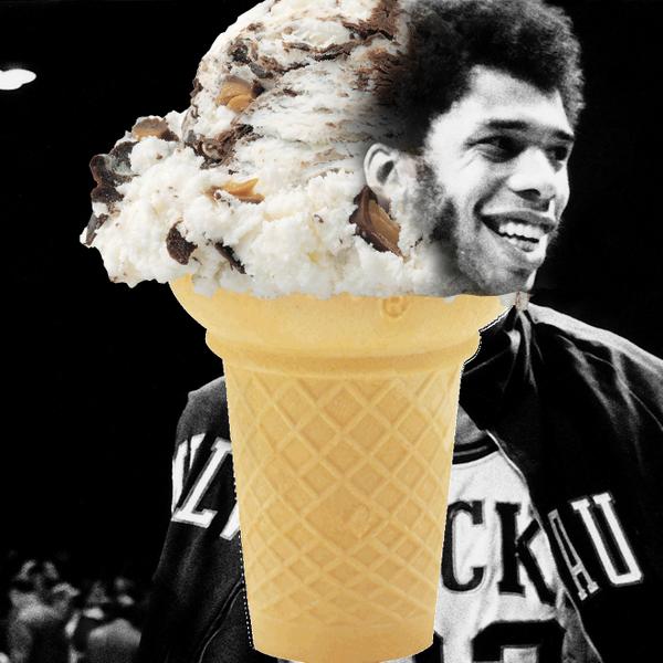 Bucks's tweet photo. Cookies &amp; Kareem and more #NBASweets » http://t.co/CAPMAXplqP http://t.co/8Y6ZTbuQud