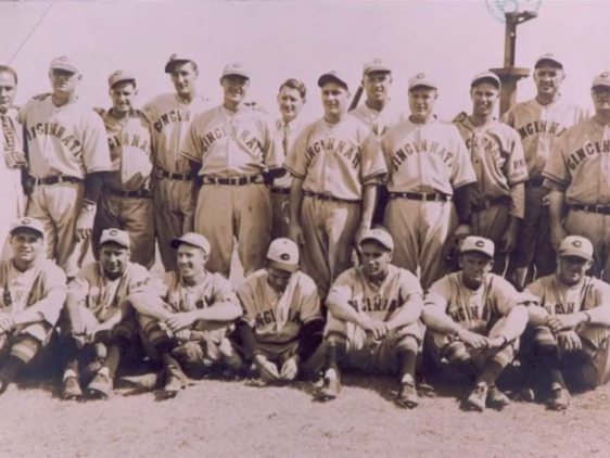 antoniopuesan's tweet photo. #HistoriaDominicana los Rojos de Cincinnati de 1936 fue el primer equipo de MLB que visitó la República Dominicana http://t.co/wNi5qwzWlV