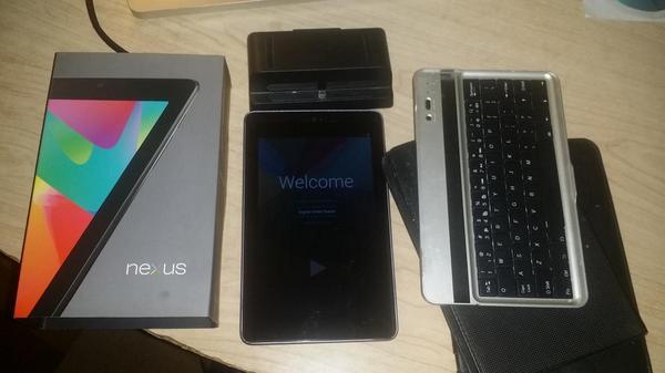 darkarmors's tweet photo. 32 gig WiFi only, 2012 Nexus 7, desk chager, 2 cases, bluetooth keyboard, $100...best deal in town! http://t.co/kKXdf7FxNW