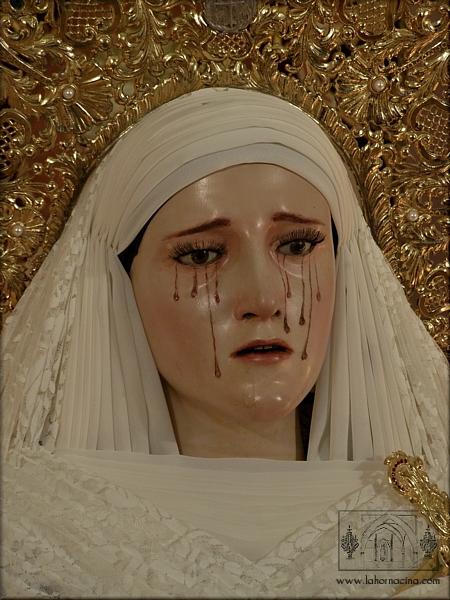 lapalidada's tweet photo. #EbolaM4 Rezándole a la virgen http://t.co/XLtkKyZ5xK