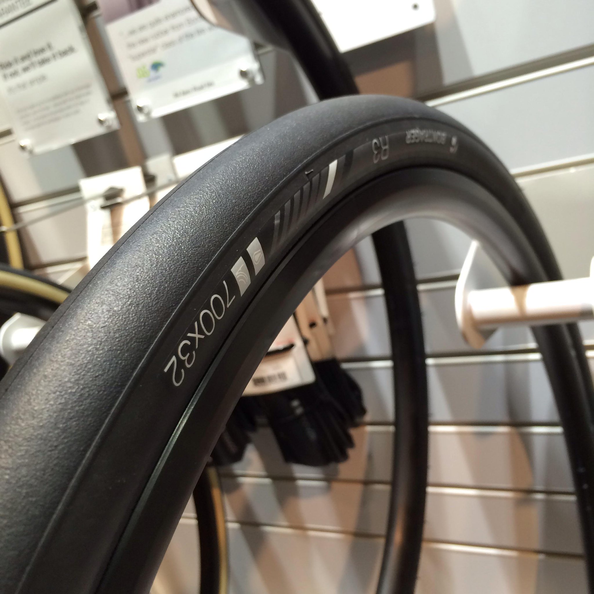 bontrager 700x32