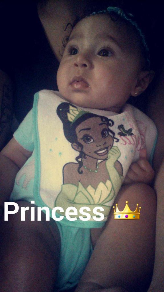 PrettyWomanRiah's tweet photo. Sweat my god daughter 💕 http://t.co/8uP7iYupnP