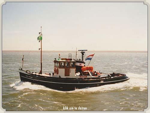 En dit is één van de sleepboten. De Mon Desir. 1939. Zat. 16 Augustus in de Tramhaven! <a href="/StTramhaven/">Stichting Tramhaven</a>  10.00-16.00 uur.