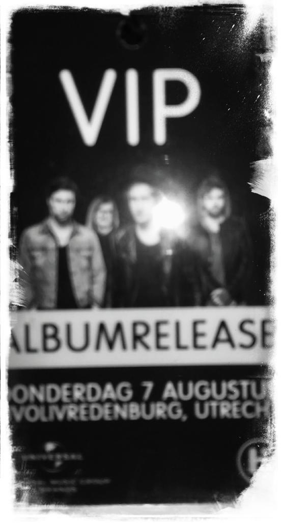 MarkCousin's tweet photo. Zo VIP ......belangrijk. zin in album presentatie #hi_kensington http://t.co/Jfi6xbihID