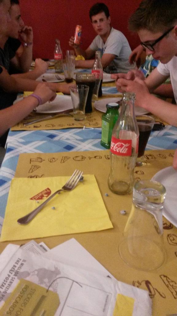 minisengen's tweet photo. Bis ich dran denk ein Foto zu machen, sind die Teller schon wieder leer... #frei14 http://t.co/slITNrsNT5
