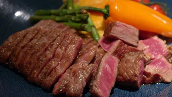HosokawaAMS's tweet photo. Our delicious Wagyu Steaks! #Wagyu #foodie #Amsterdam #Japanesefood http://t.co/B0U1c9WMsC