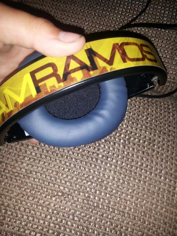 jholst11's tweet photo. My  @T_Ram133  headphones came!!! http://t.co/4Z4BXVglmc