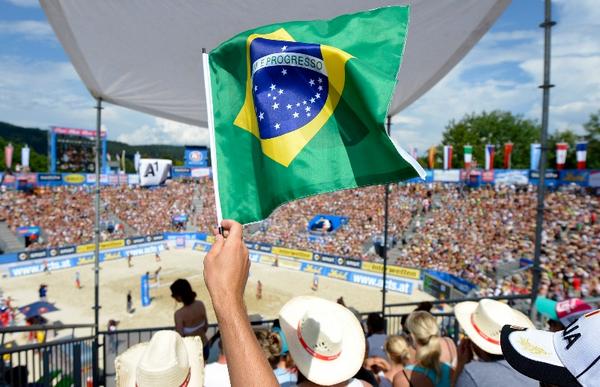 volleyballworld's tweet photo. Last weekend in #beachvolleyball was 100% Brazilian with golds at #KlagenfurtGS and #BVBU19 http://t.co/BVHgSCppcb http://t.co/ErjRAOvUba
