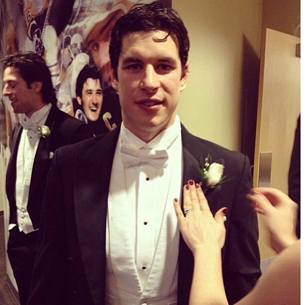 Happy birthday to my fave hockey player Sidney Crosby! You da best dude  