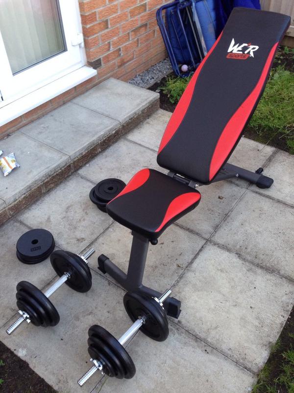 ryanleemclean's tweet photo. Night time session #gymathome http://t.co/tZLKQBDtcB