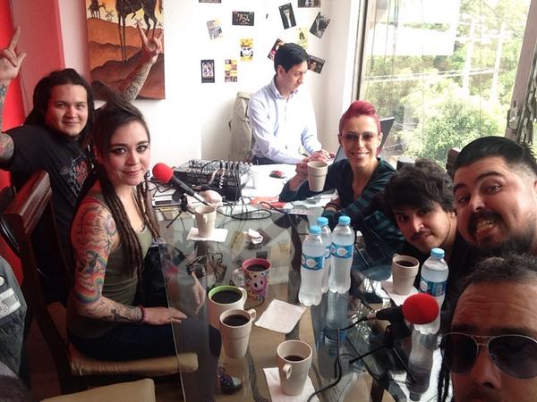 SILIKONMex's tweet photo. Aqui en @stageonemexico para musicalmente hablando!!! @paaauaguilera @GualoBass @Pd_Silikon @AlexxSilikon @niughem http://t.co/N7Q6erSmYO