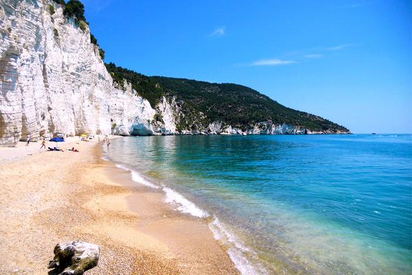 CoolTourArt's tweet photo. #BeautifulBeach 
The Disappearing Beach 
Vignanotica - Mattinata  
@photoImperatoreblog 
@Igersgargano http://t.co/KKB5rezw89