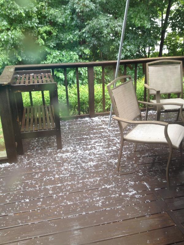 daisygrl92's tweet photo. #Hail in #HudsonFallsNY http://t.co/h3E8gBHUhO