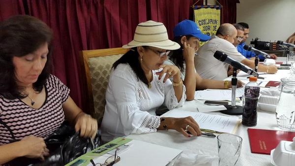 RosaCanto03's tweet photo. En la provincia de Herrera junto a la comision de la salud http://t.co/sD9b1aSStO