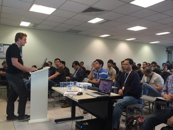 simoesrenato's tweet image. &quot;Design Patterns e Modularizacao em Java&quot; com @filipeportes #ArquiteturaJava #TDC2014
