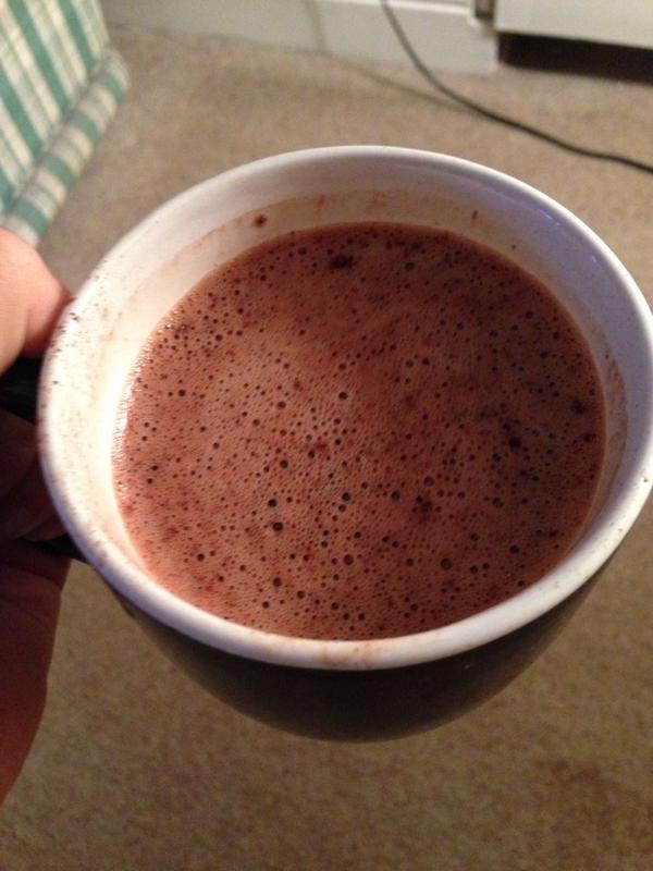 FitForLife247's tweet photo. One of my fave healthy treats is hot cocoa made with unsweetened almond milk, 100% cocoa and cinnamon 😍 http://t.co/CBouWr0kAk