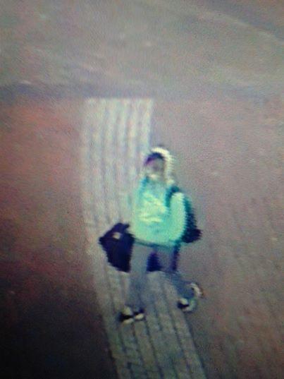 LlanelliStar's tweet image. BREAKING: Missing Llanelli teen last seen getting off bus in Swansea - ow.ly/A53ET - please RT?