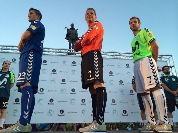ClubInterFS's tweet photo. ESPECTACULAR... las nuevas equipaciones @hummelspain de @InterMovistar. En el mejor lugar de Alcalá y con la afición http://t.co/YSwzn0HFUv