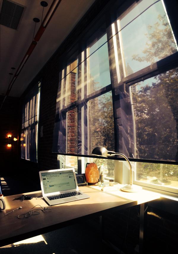 YabblyInc's tweet photo. Nice sunny day @Poachable HQ. #pioneersquare #seattle #startups http://t.co/q6MtCYyIHM