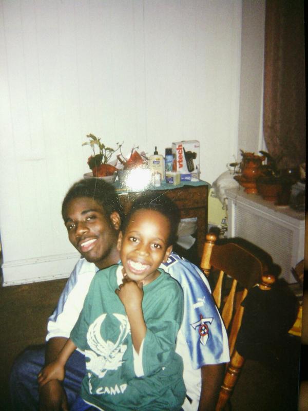 _RayyJ's tweet image. #TBT me &amp;amp; my brother @LEque2. The good days, the future looks bright #MyBrother #LilBigBrothersKeeper #MomWeMissYou