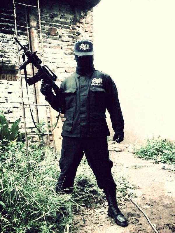 thamuzifer's tweet photo. Thamuzifer Black metal comando de odio lml http://t.co/jdkQDFbx25