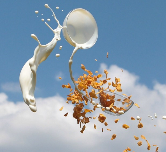 manonwethly's tweet photo. Thankyou RT @jillianiles: .@manonwethly’s #flyingstuff instagram photos completely mesmerizing http://t.co/4h06o3RHcB http://t.co/ykZo0pfUrM